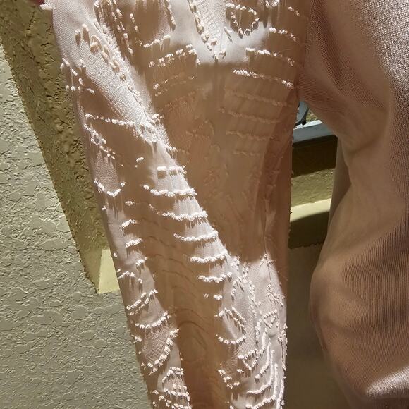 Rio & Rian XL Blush Pink Textured Sleeve Sweater Romantic Feminine Soft Chic - Picture 8 of 11